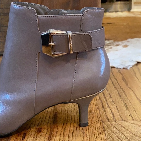 Anne Klein booties - Picture 3 of 4